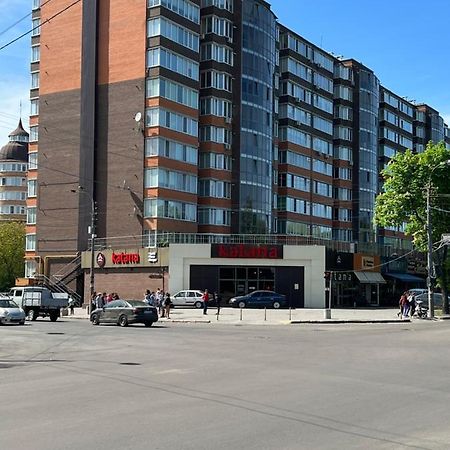 Vip Апартаменти Центр 罗夫诺 外观 照片
